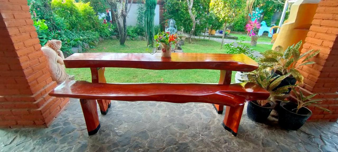 Tunjung Guest House Lovina Beach Buleleng  ภายนอก รูปภาพ